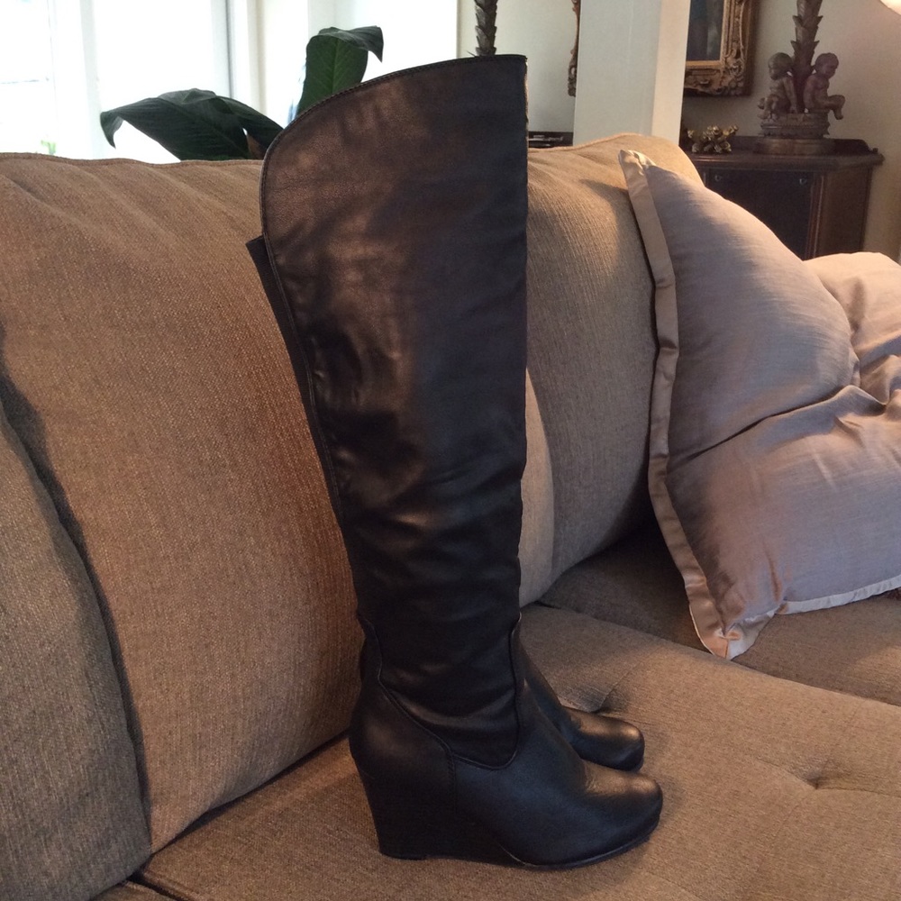 CHINESE LAUNDRY BLACK OVER THE KNEE BOOTS 😍